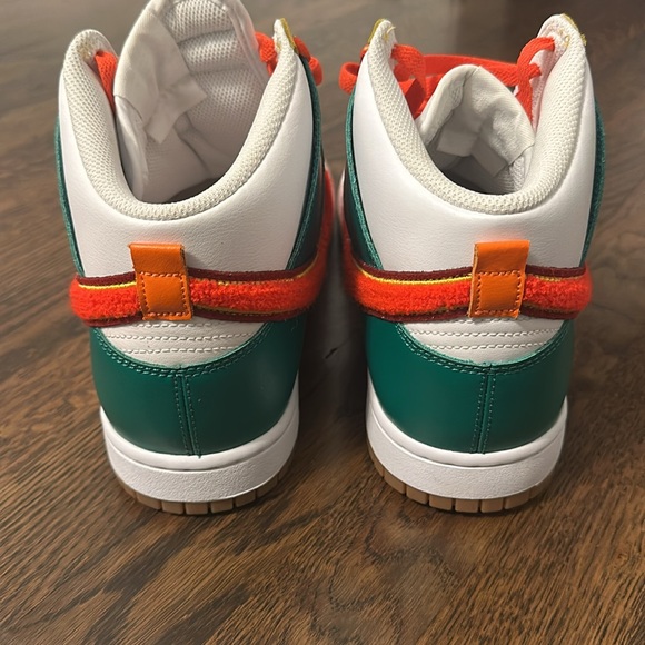 Nike Dunk High 'Chenille Swoosh' - Picture 3 of 3